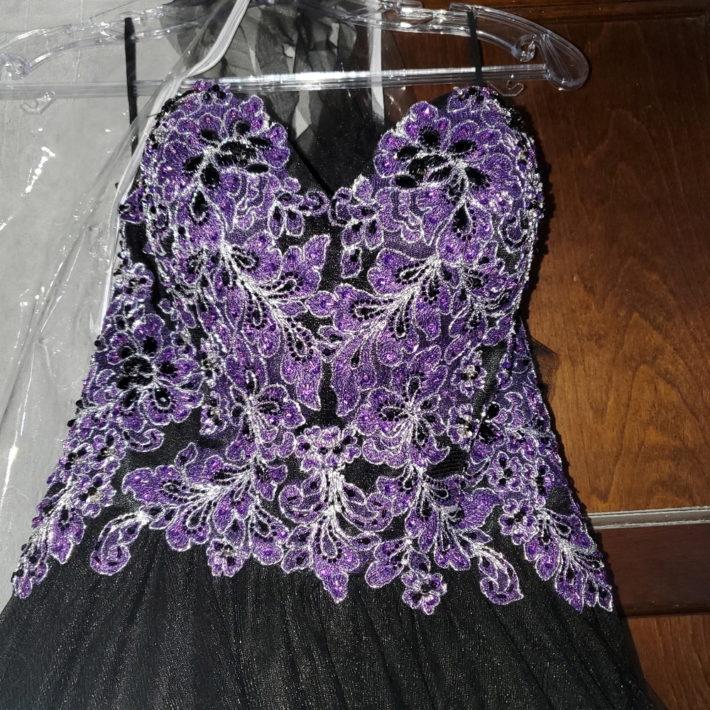 Prom Dress - Picture 2 of 4